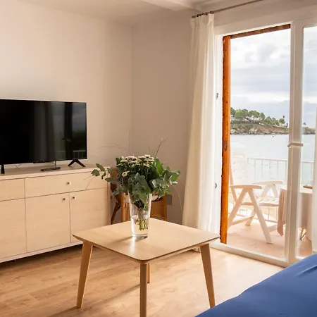 Santa Llucia Apartment Roses