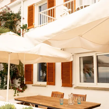 Santa Llucia Apartment *