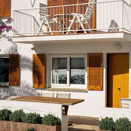 Santa Llucia Apartment Roses
